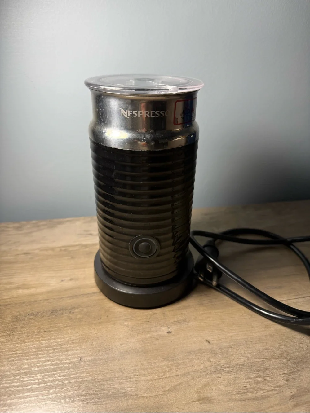 Nespresso Aeroccino 3 Milk Frother Hot & Cold Black & Steel Cappucino Latte